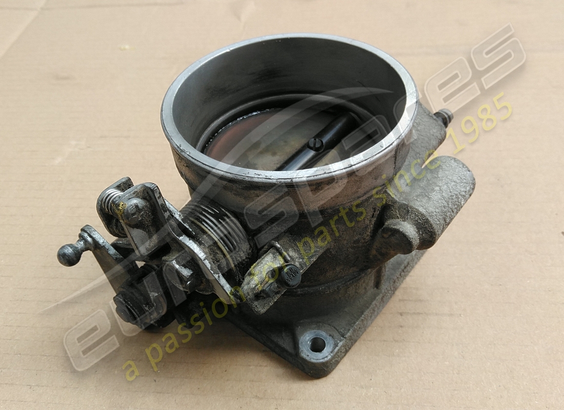 used ferrari rh throttle body. part number 148832 (2)