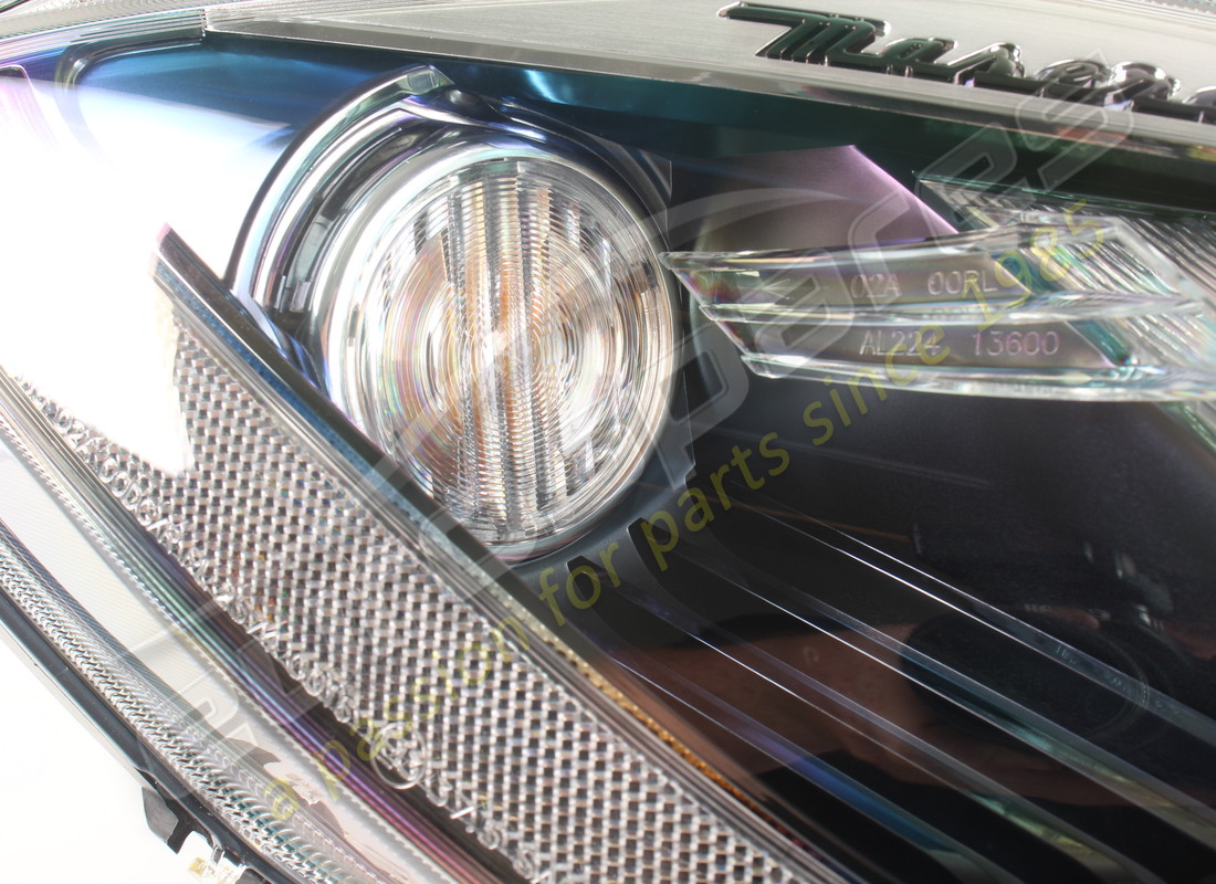 NEW MASERATI RH FRONT HEADLIGHT. PART NUMBER 350565 (4) new maserati rh front headlight. part number 350565 (4)