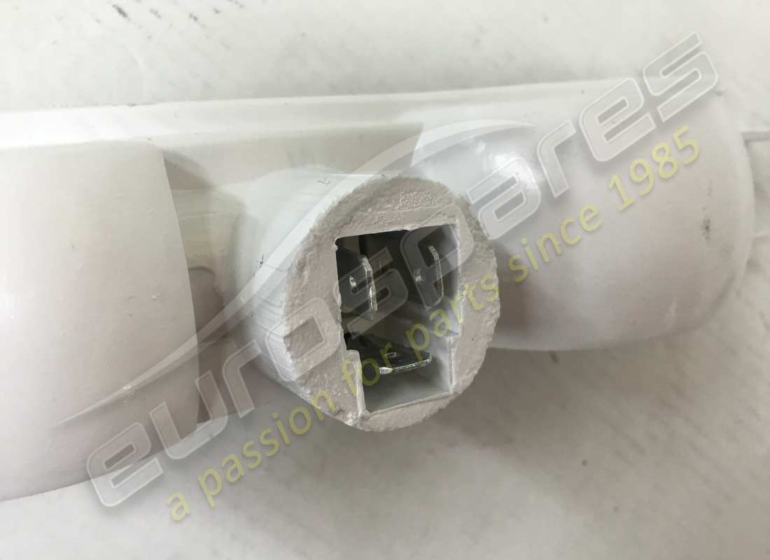 NEW MASERATI RH FRONT INDICATOR LAMP. PART NUMBER 313120130 (4) new maserati rh front indicator lamp. part number 313120130 (4)