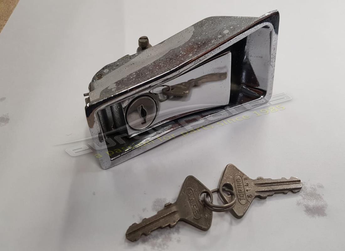 NEW Ferrari LOCK SET . PART NUMBER 2466243002 (1)