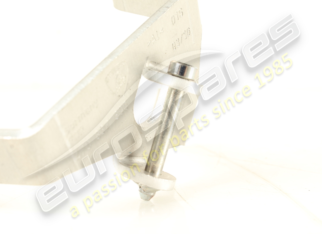 used lamborghini bracket rear lock. part number 470837895 (3)