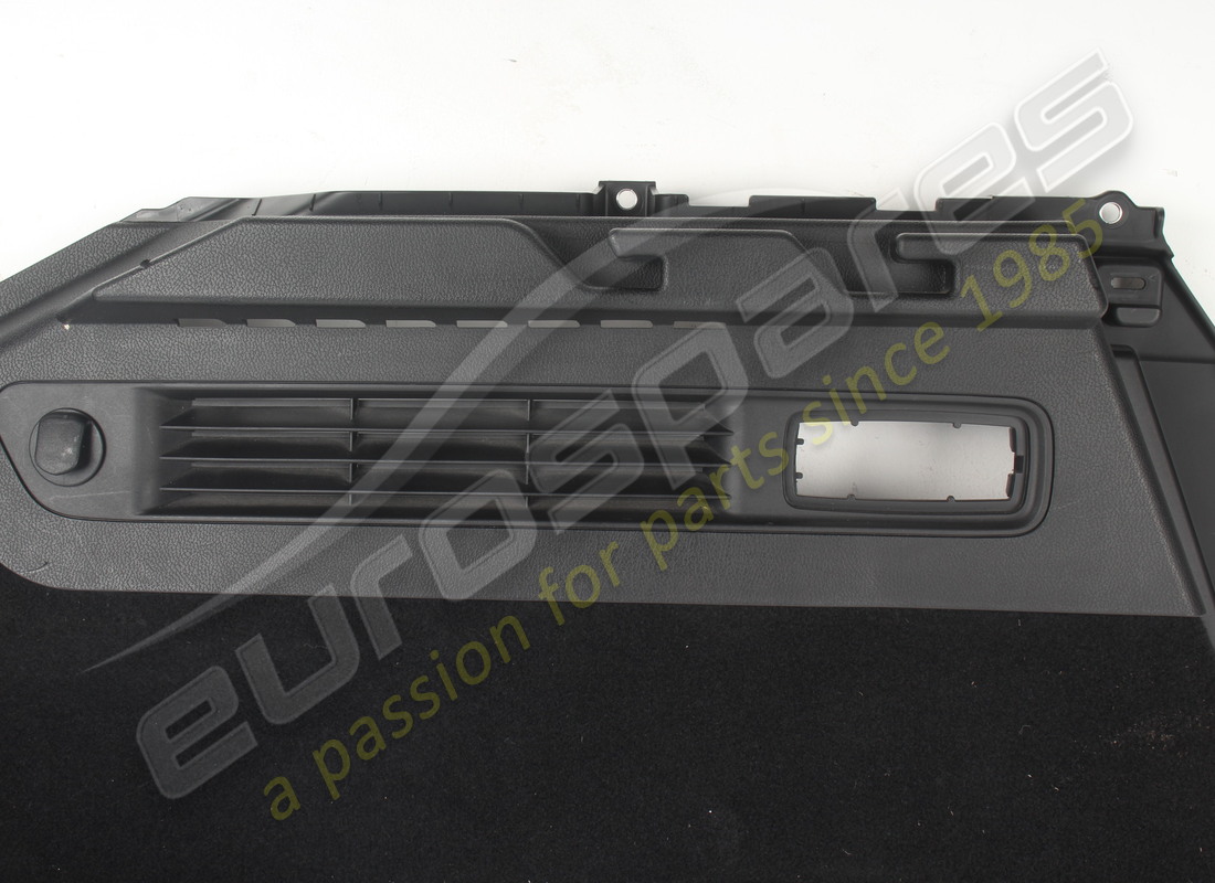 used maserati lh side cover black. part number 670098384 (2)