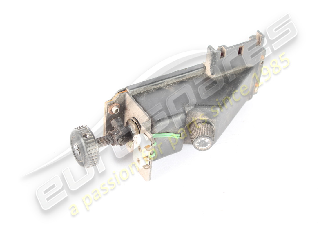 used ferrari air con speed switch. part number 60928000 (3)