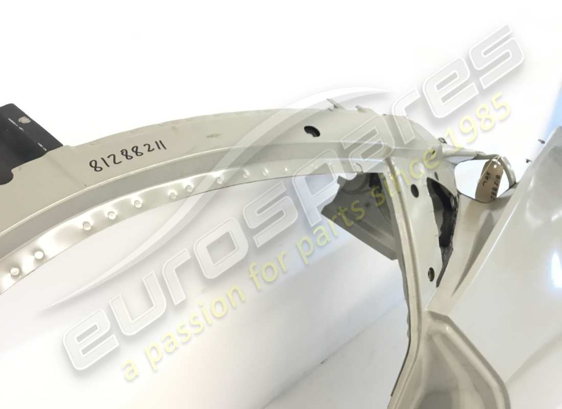 NEW FERRARI LH FLANK. PART NUMBER 81288211 (4) new ferrari lh flank. part number 81288211 (4)