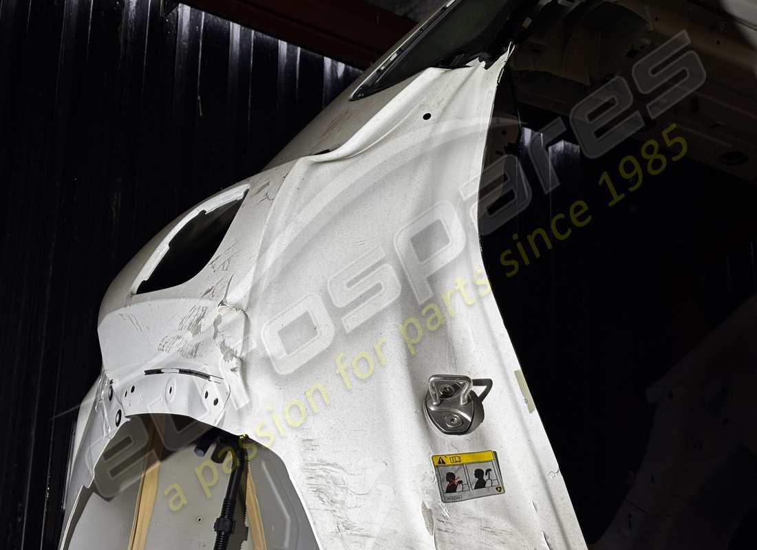 USED LAMBORGHINI COMPLETE BODYSHELL. PART NUMBER 4M0802123BODY (5) used lamborghini complete bodyshell. part number 4m0802123body (5)