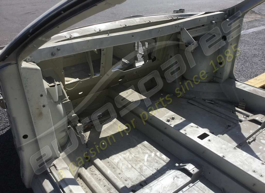 NEW FERRARI COMPLETE BODYWORK. PART NUMBER 360SHELL (8) new ferrari complete bodywork. part number 360shell (8)