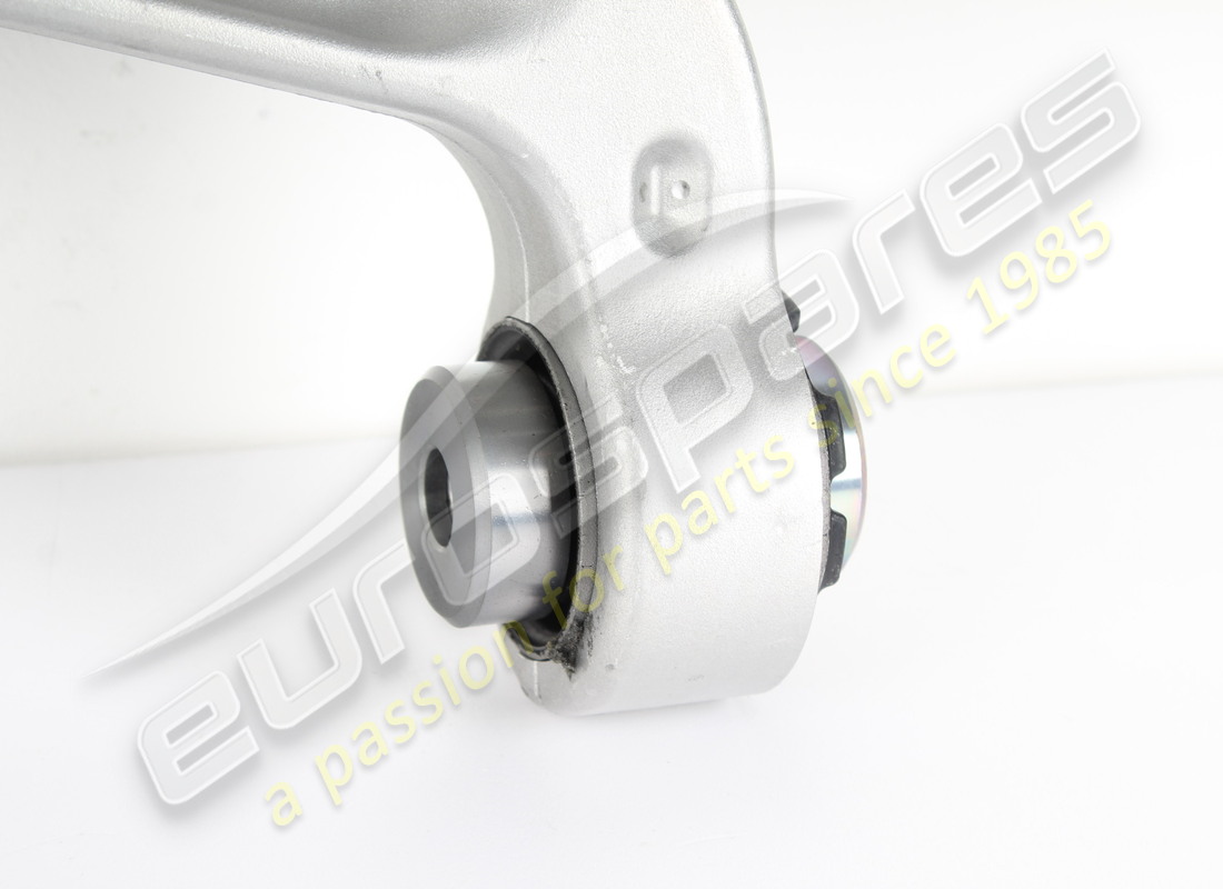 NEW MASERATI RH FRONT SUSPENSION ARM. PART NUMBER 670107803 (4) new maserati rh front suspension arm. part number 670107803 (4)