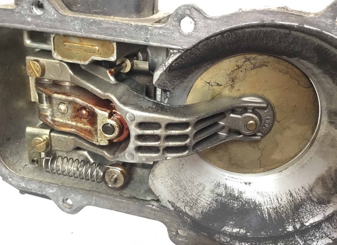 USED FERRARI FUEL DISTRIBUTION HEAD. PART NUMBER 70000642 (4) used ferrari fuel distribution head. part number 70000642 (4)