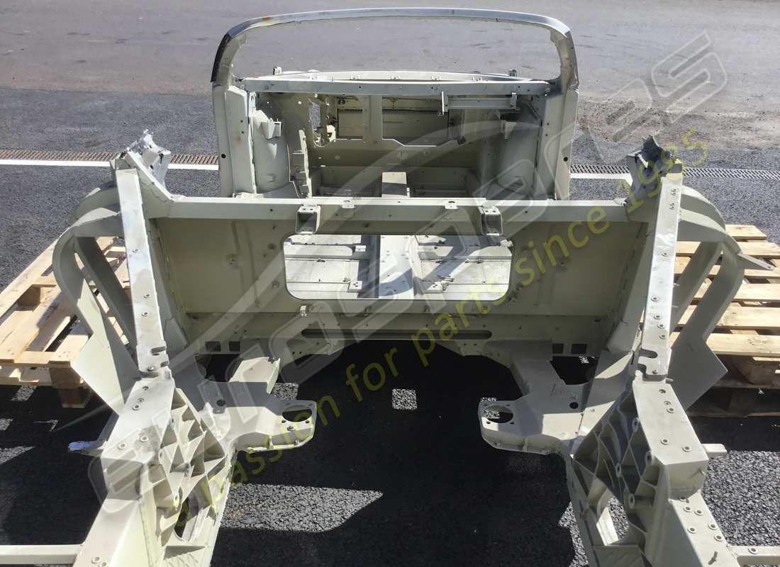 NEW FERRARI COMPLETE BODYWORK. PART NUMBER 360SHELL (6) new ferrari complete bodywork. part number 360shell (6)