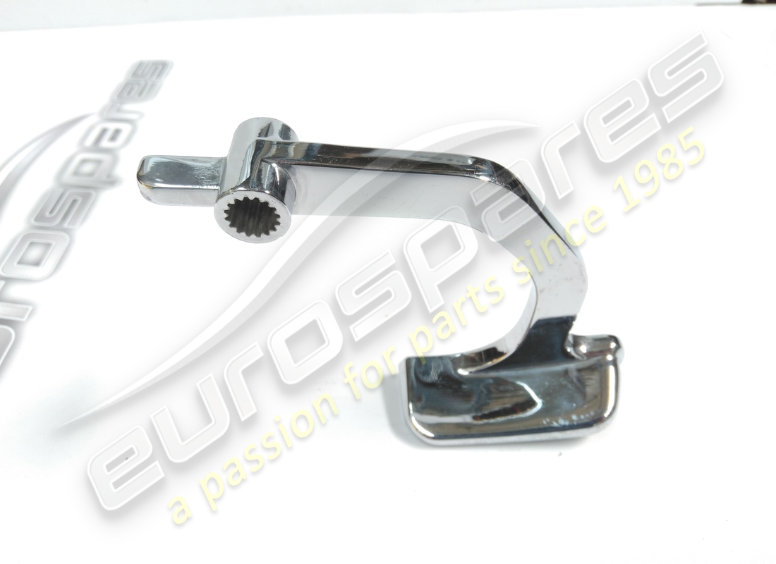 new ferrari rh door handle oe. part number 2433081002 (3)