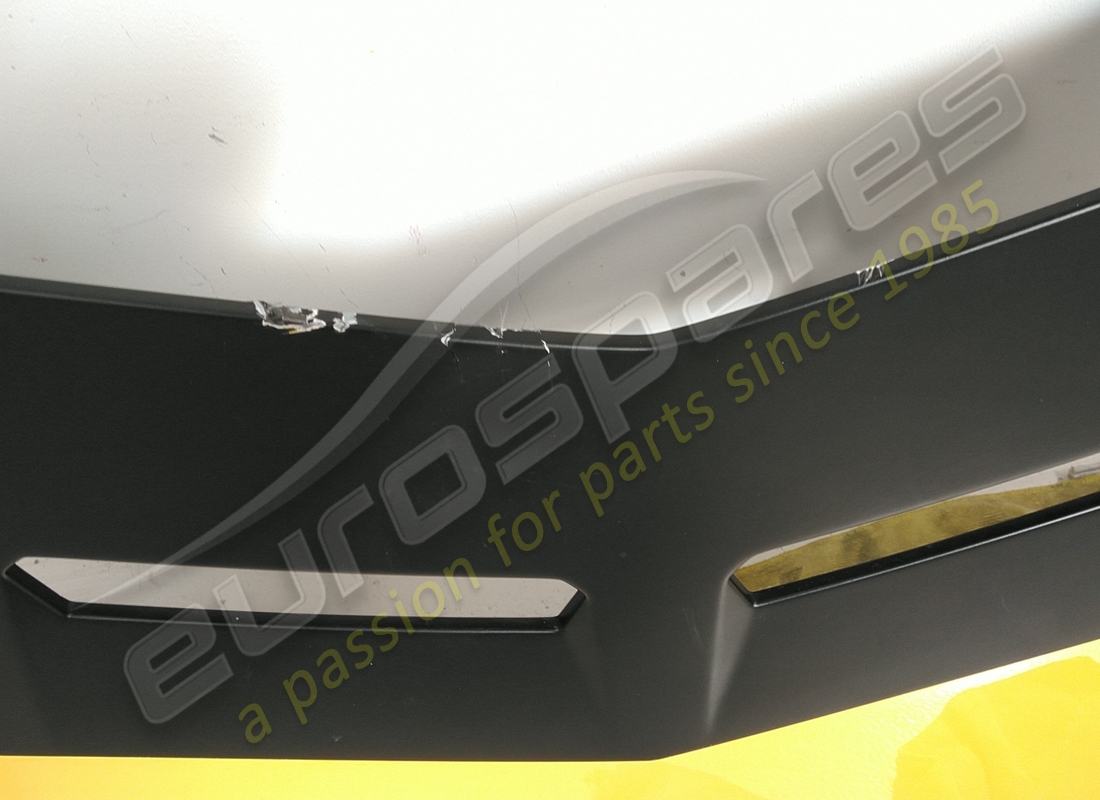DAMAGED LAMBORGHINI TRUNK LID. PART NUMBER 476827025 (2) damaged lamborghini trunk lid. part number 476827025 (2)