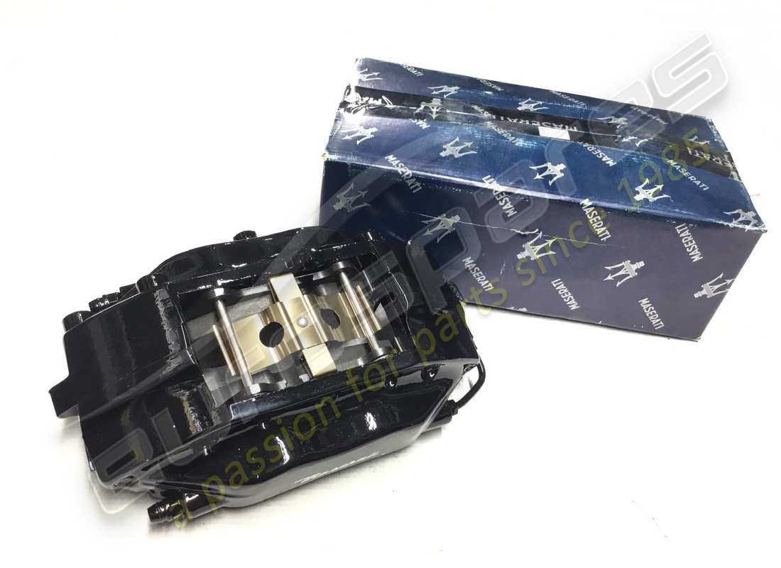 new maserati front rh brake calipers 2078. part number 387200108 (1)