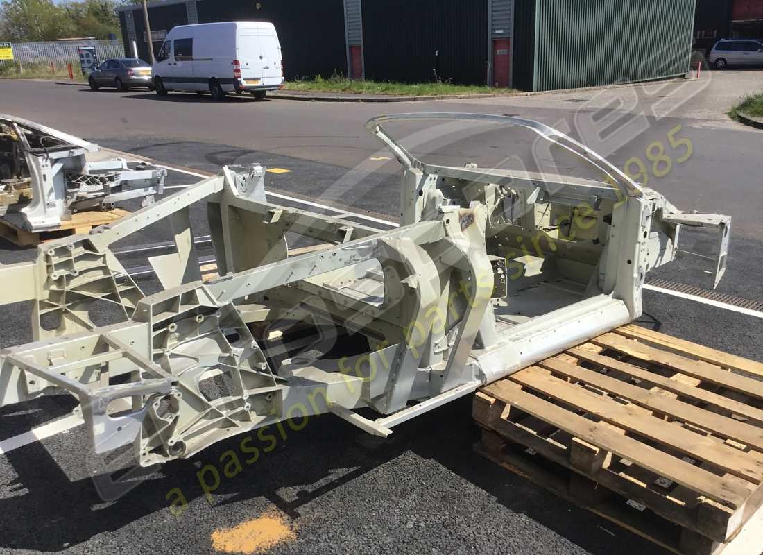 NEW FERRARI COMPLETE BODYWORK. PART NUMBER 360SHELL (5) new ferrari complete bodywork. part number 360shell (5)