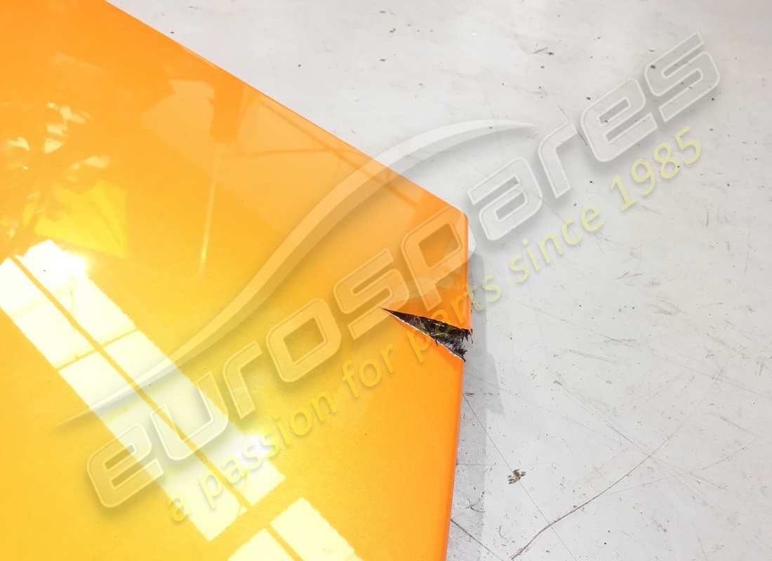 DAMAGED LAMBORGHINI TRUNK LID. PART NUMBER 476827025 (6) damaged lamborghini trunk lid. part number 476827025 (6)