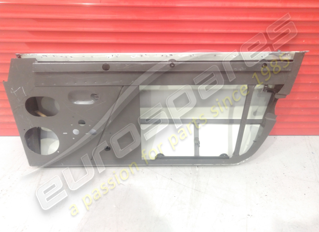 NEW FERRARI RH DOOR. PART NUMBER 20018404A (2) new ferrari rh door. part number 20018404a (2)