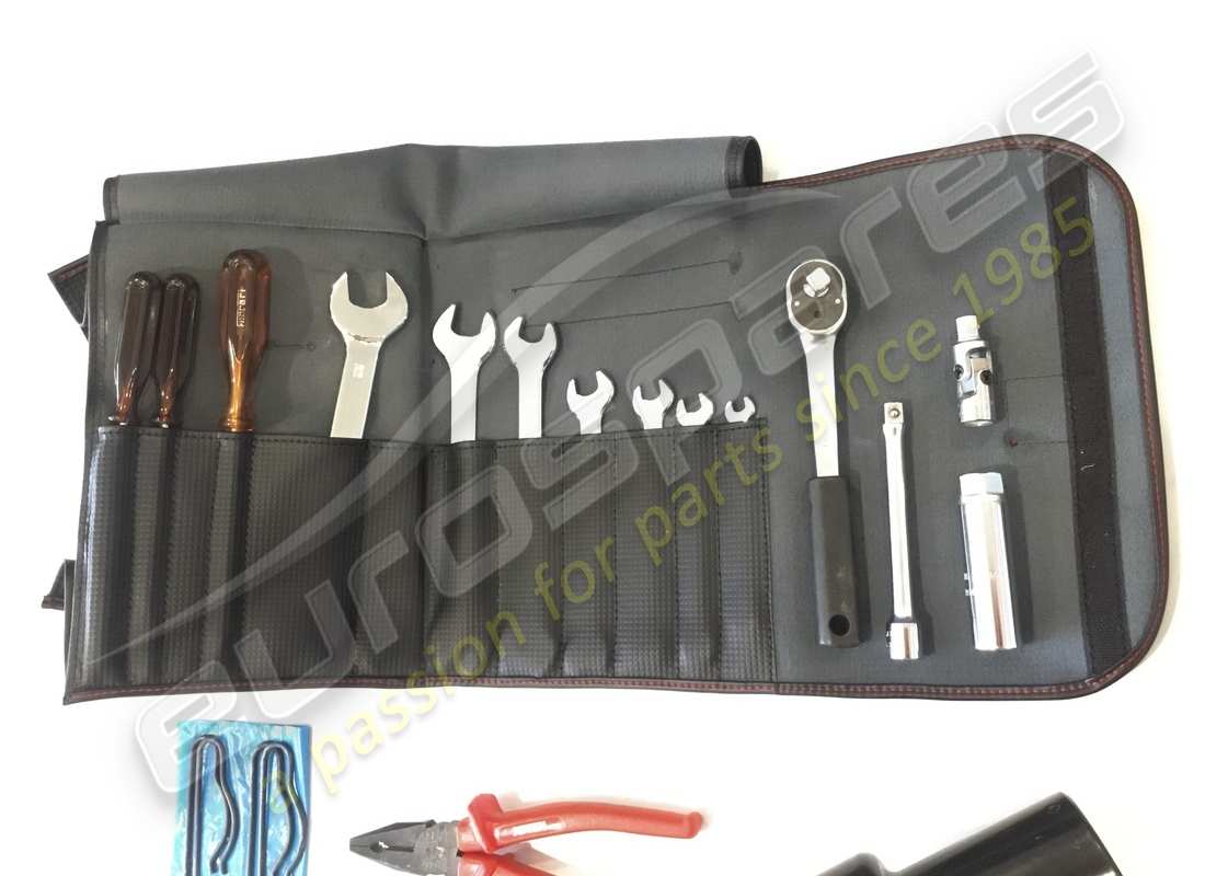 NEW FERRARI TOOL KIT COMPLETE. PART NUMBER 138669 (3) new ferrari tool kit complete. part number 138669 (3)