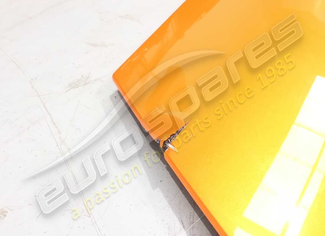 DAMAGED LAMBORGHINI TRUNK LID. PART NUMBER 476827025 (3) damaged lamborghini trunk lid. part number 476827025 (3)