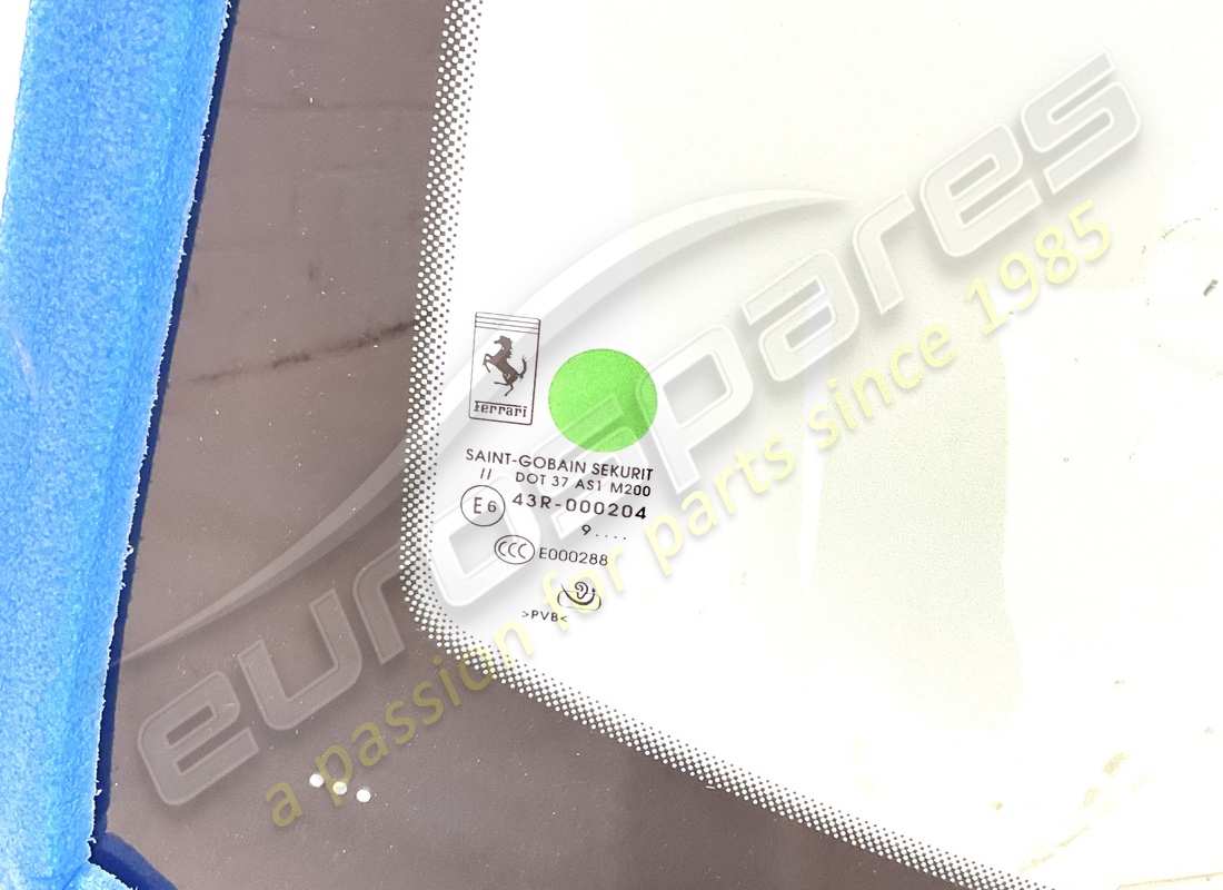 NEW FERRARI WINDSCREEN. PART NUMBER 862293 (2) new ferrari windscreen. part number 862293 (2)