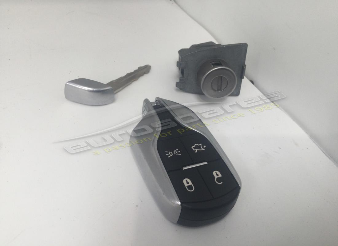 USED Maserati REMOTE CONTROL (EU & ROW) . PART NUMBER 670061894 (1)