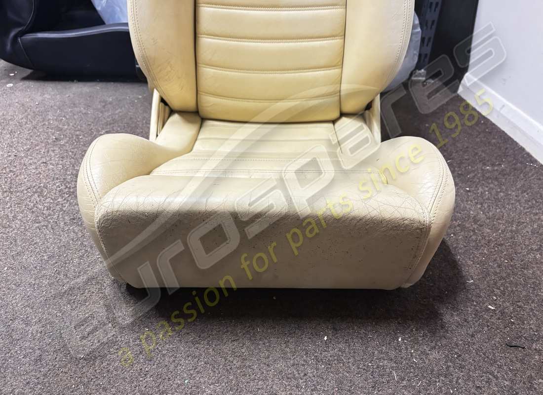 USED FERRARI PAIR OF CREAM SEATS. PART NUMBER 900114699 (5) used ferrari pair of cream seats. part number 900114699 (5)