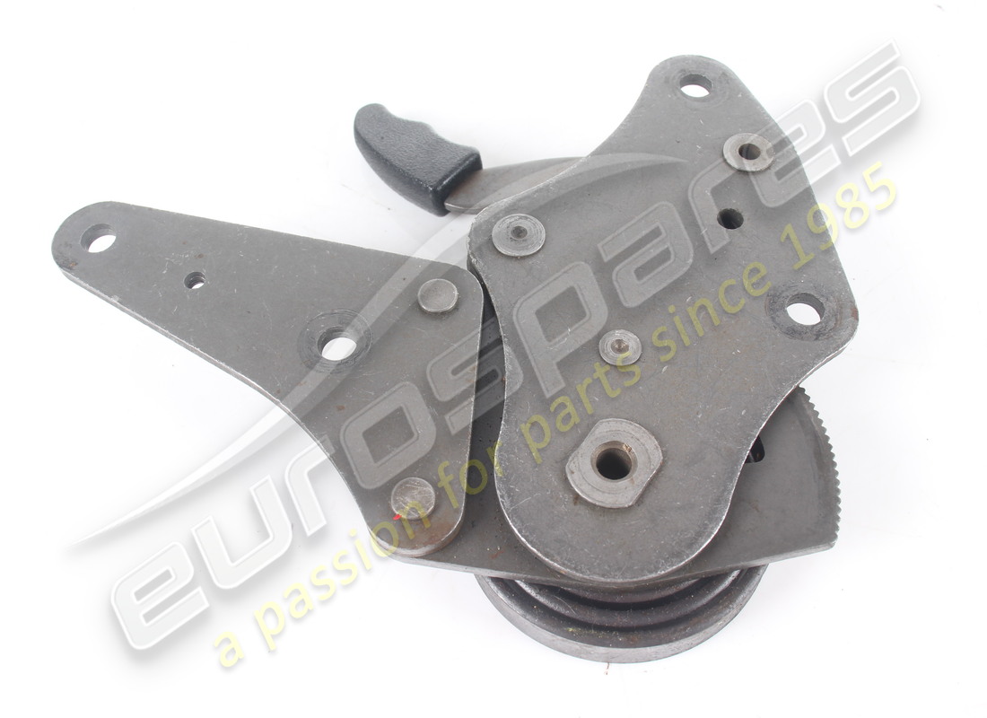 USED FERRARI LH BRACKET. PART NUMBER 62515100 (6) used ferrari lh bracket. part number 62515100 (6)