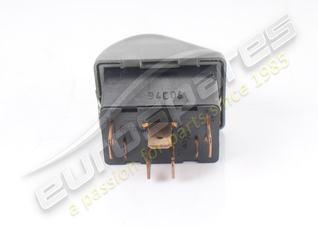 USED FERRARI SWITCH. PART NUMBER 165247 (4) used ferrari switch. part number 165247 (4)