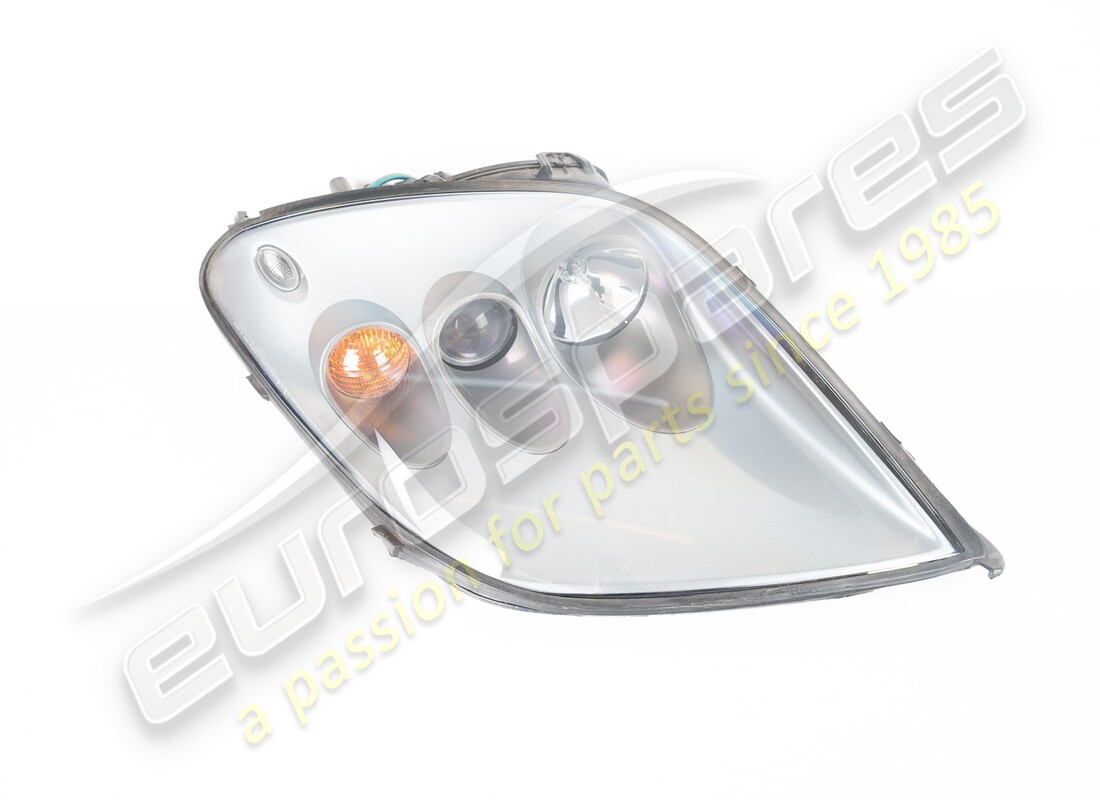 NEW FERRARI RH HEADLIGHT GRIGIO TITANIO 3238. PART NUMBER 69181472 (1) new ferrari rh headlight grigio titanio 3238. part number 69181472 (1)