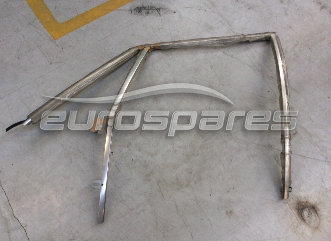 NEW FERRARI LH DOOR WINDOW FRAME MOULDING COMPLETE OE. PART NUMBER 40054702 (1) new ferrari lh door window frame moulding complete oe. part number 40054702 (1)