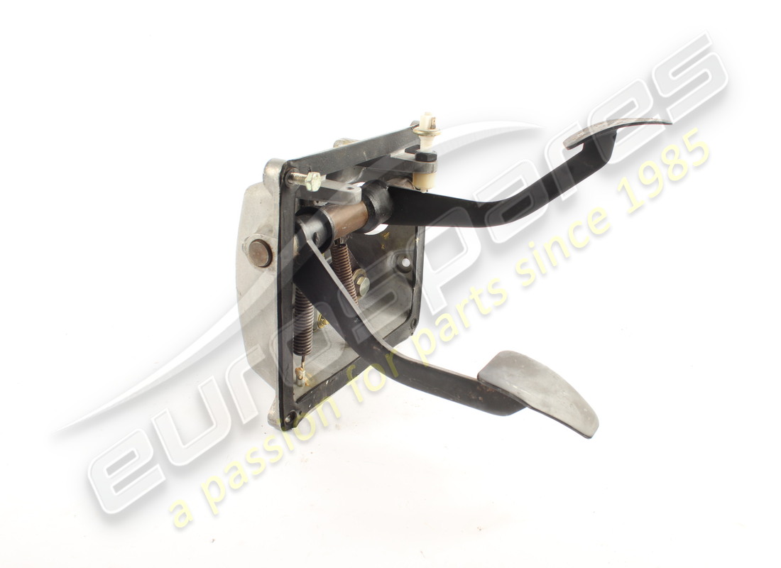 USED FERRARI PEDAL BOX SUPPORT COMPLETE. PART NUMBER 108022 (5) used ferrari pedal box support complete. part number 108022 (5)