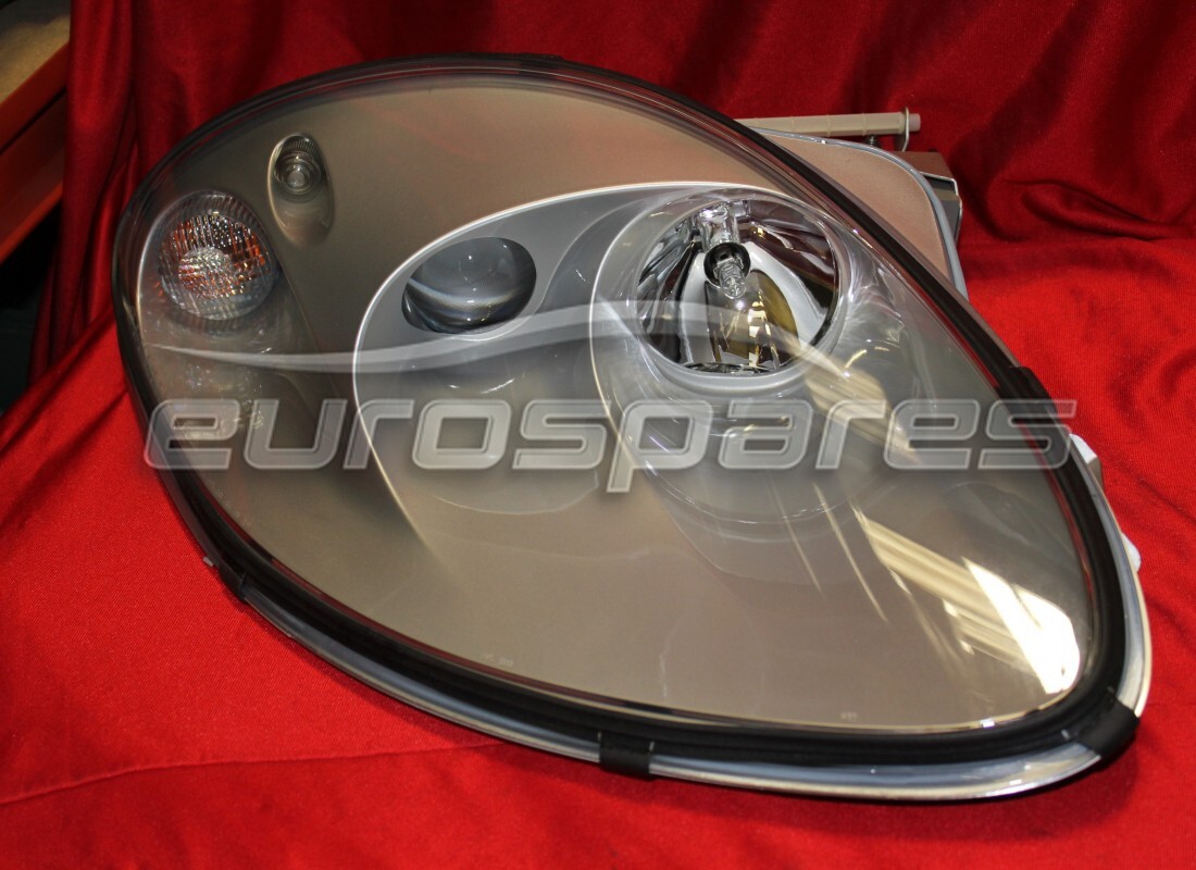 NEW FERRARI RH HEADLIGHT LOW/HIGH BEAM ARGENTO GREY. PART NUMBER 72000390 (1) new ferrari rh headlight low/high beam argento grey. part number 72000390 (1)