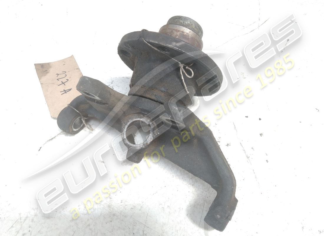 used ferrari lh front stub axle. part number 104375 (2)