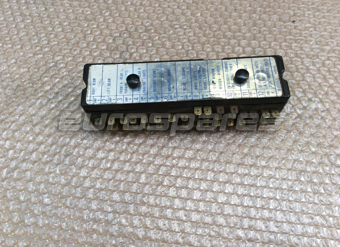 USED MASERATI SCATOLA PORTS FUSIBILI A 16 VALVOLE COMPLETA DI COPERCHIO (PER GUIDA SX.). PART NUMBER 122BL78517 (1) used maserati scatola ports fusibili a 16 valvole completa di coperchio (per guida sx.). part number 122bl78517 (1)