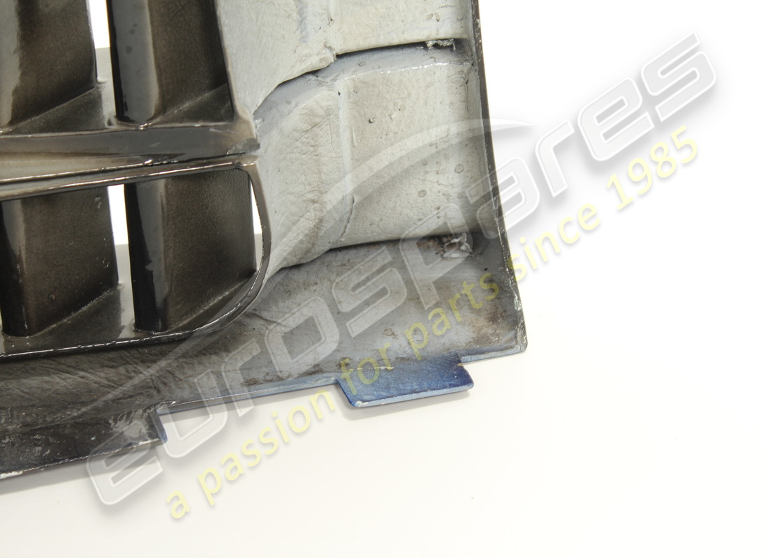 USED FERRARI FRONT BUMPER. PART NUMBER 89399000 (6) used ferrari front bumper. part number 89399000 (6)