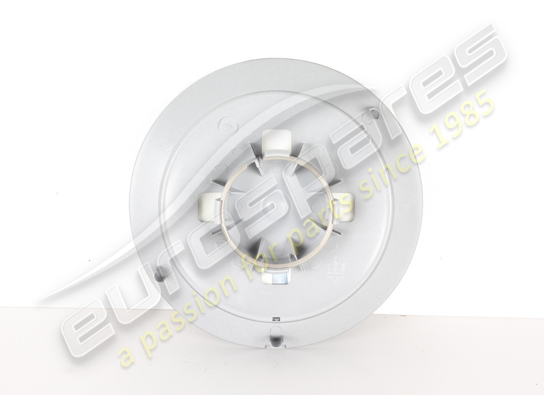 NEW MASERATI WHEEL CAP EMBLEM. PART NUMBER 670013626 (2) new maserati wheel cap emblem. part number 670013626 (2)