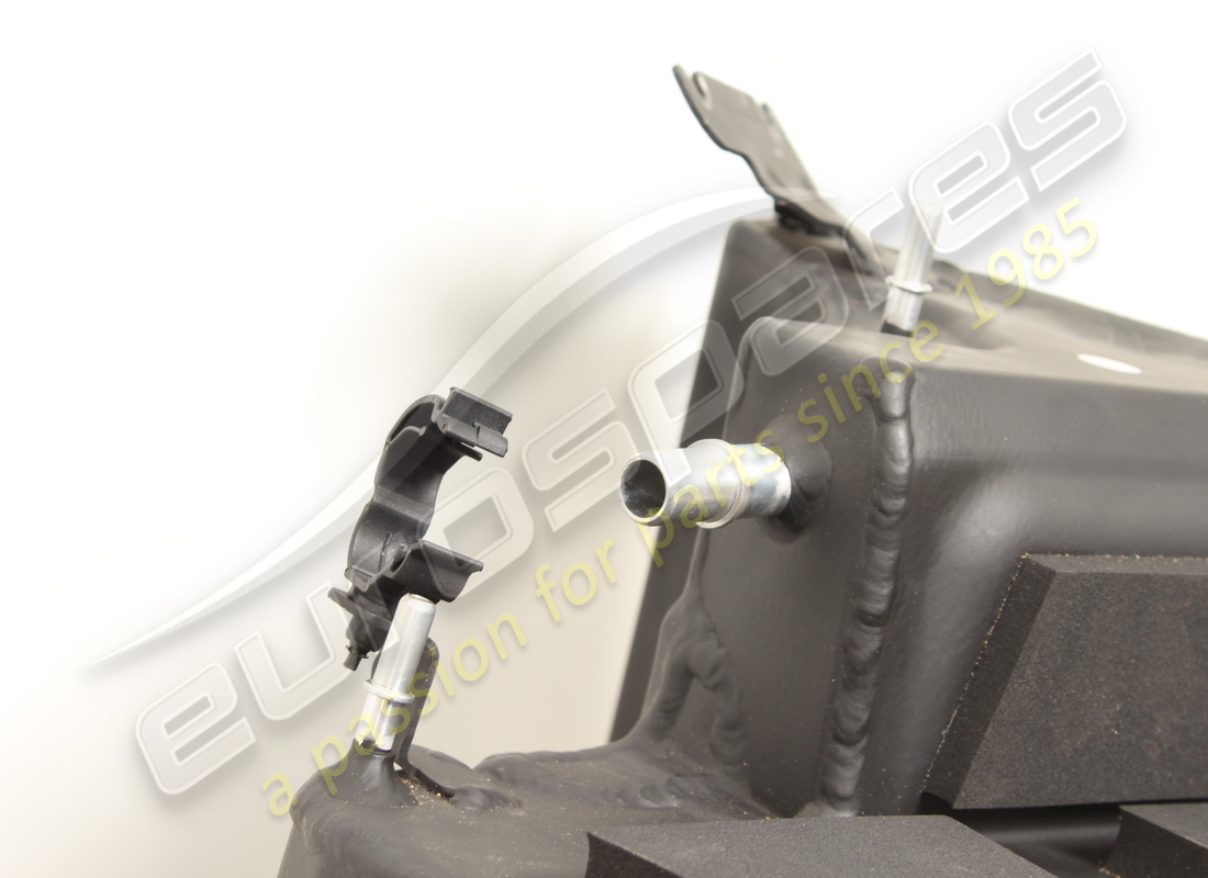 USED FERRARI LH FUEL TANK WITH CAPS AND PAINT AND VIBRATION DAMPERS. PART NUMBER 326607 (2) used ferrari lh fuel tank with caps and paint and vibration dampers. part number 326607 (2)