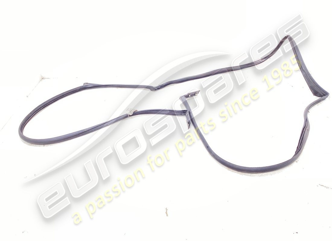 USED Maserati WEATHERSTRIP - FRONT . PART NUMBER 66365900 (1)