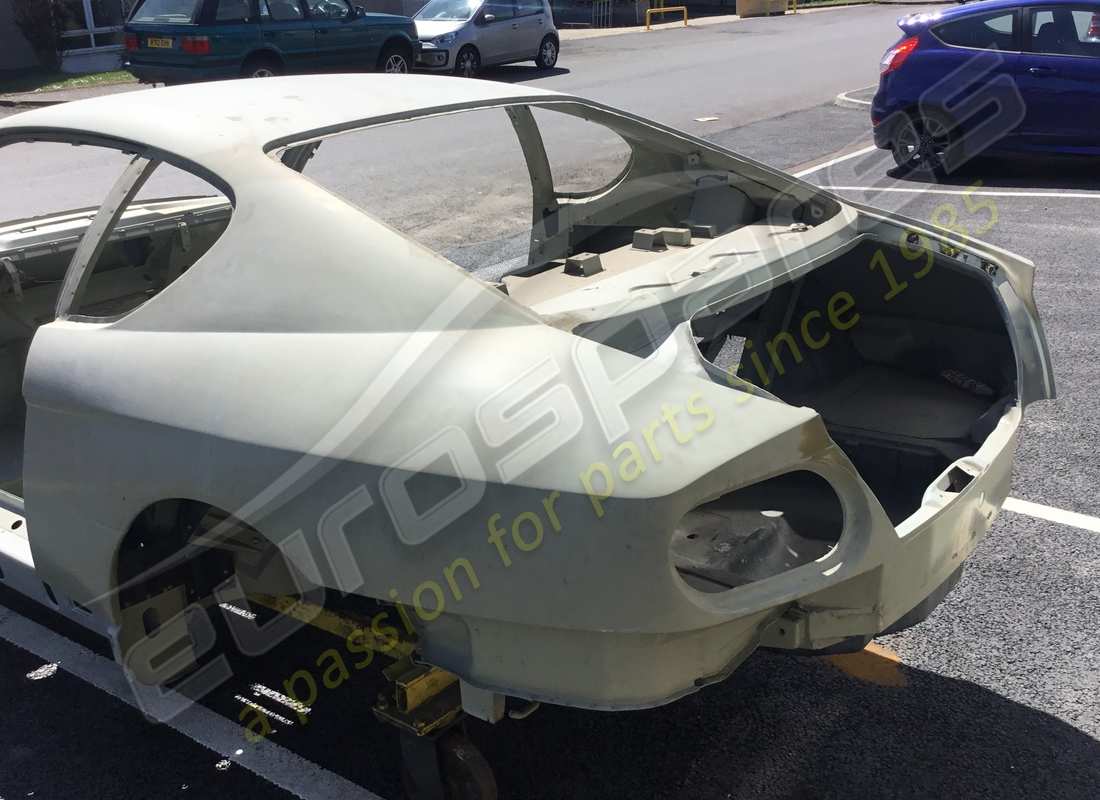 NEW FERRARI FERRARI 456 COMPLETE BODYSHELL. PART NUMBER 64318000 (6) new ferrari ferrari 456 complete bodyshell. part number 64318000 (6)