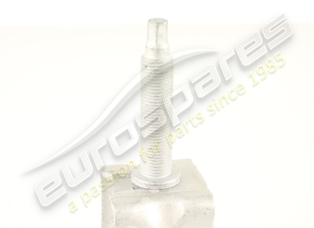 NEW MASERATI BRACKET. PART NUMBER 670006270 (2) new maserati bracket. part number 670006270 (2)