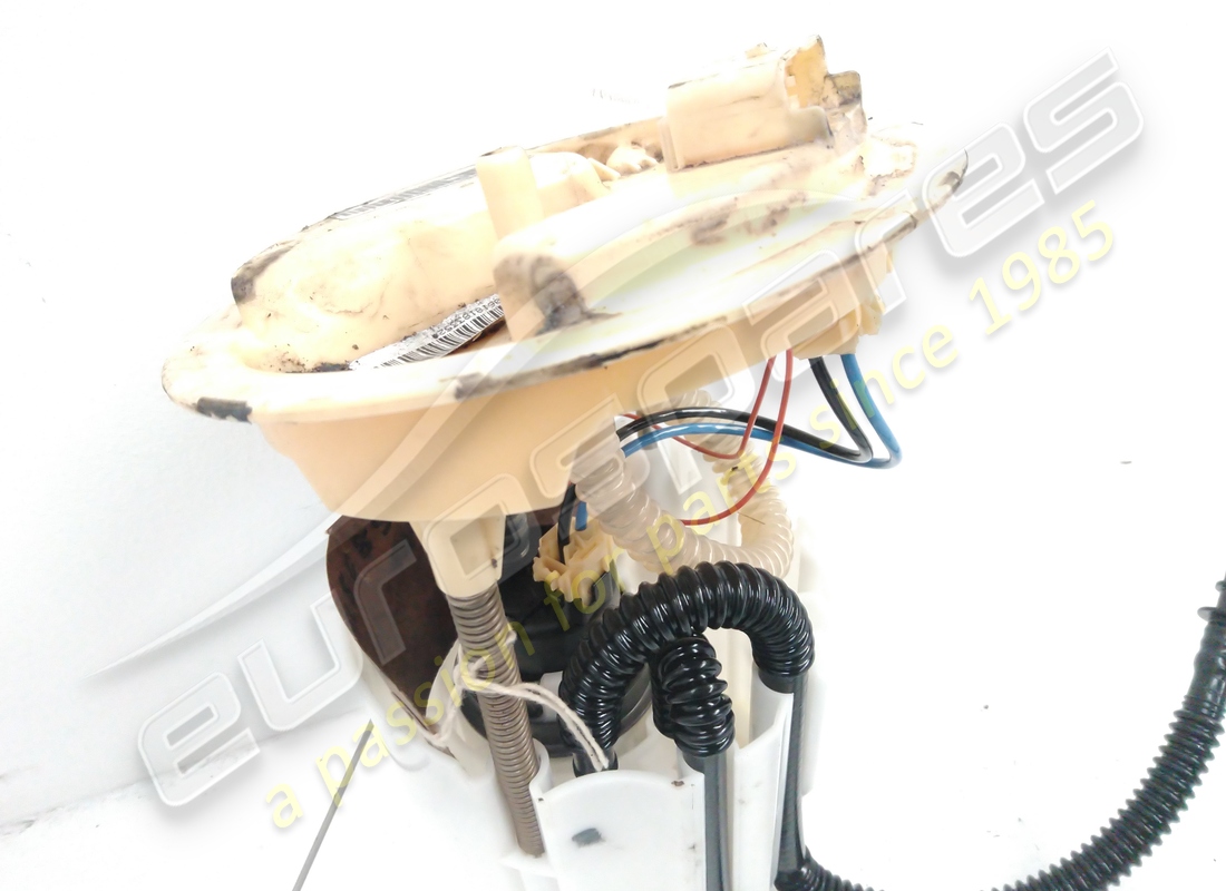 used maserati lh fuel pump. part number 670004173 (2)