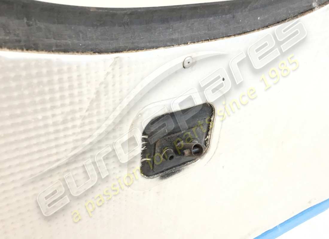 USED FERRARI REAR BONNET. PART NUMBER 66571000 (10) used ferrari rear bonnet. part number 66571000 (10)