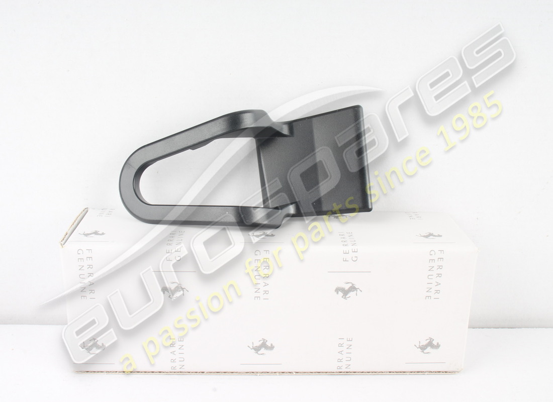 NEW FERRARI RH PLATE. PART NUMBER 68640600 (3) new ferrari rh plate. part number 68640600 (3)