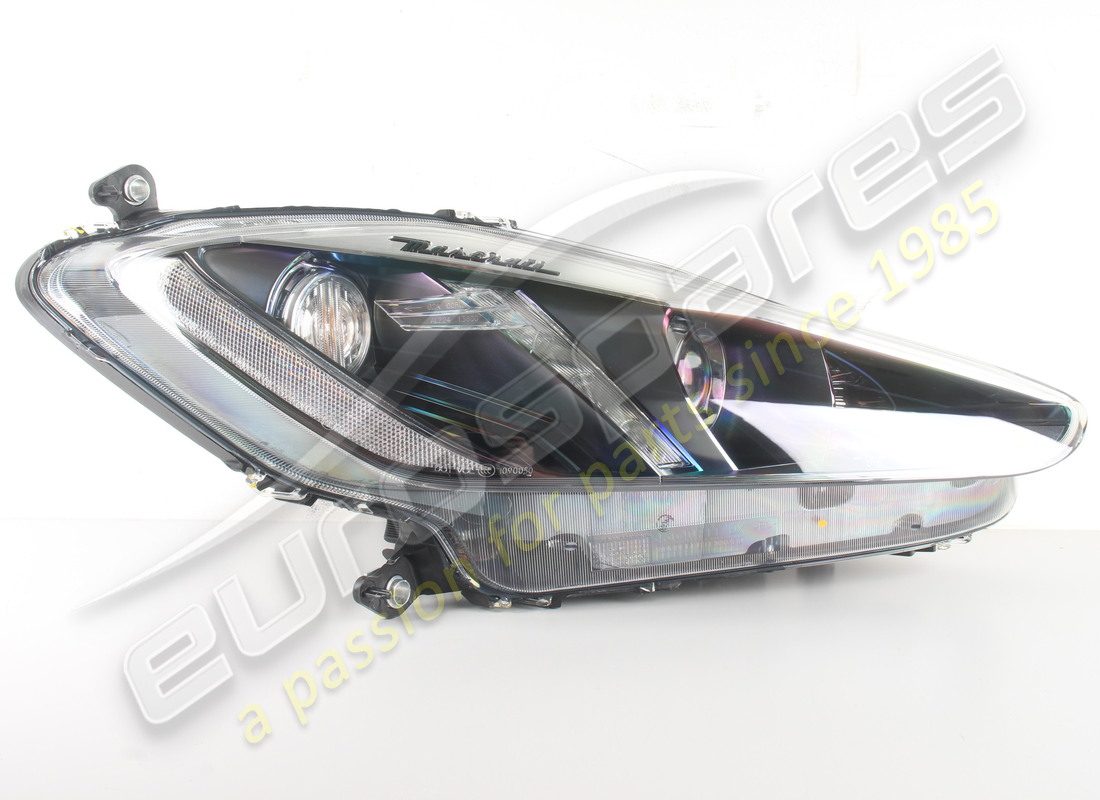 NEW MASERATI RH FRONT HEADLIGHT. PART NUMBER 350565 (3) new maserati rh front headlight. part number 350565 (3)