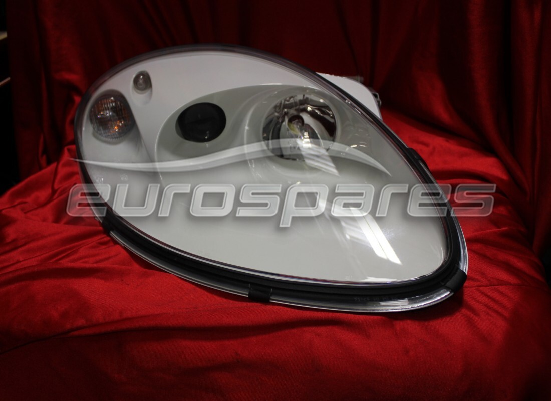 NEW FERRARI RH HEADLIGHT LOW/HIGH BEAM AVUS WHITE. PART NUMBER 72000394 (1) new ferrari rh headlight low/high beam avus white. part number 72000394 (1)