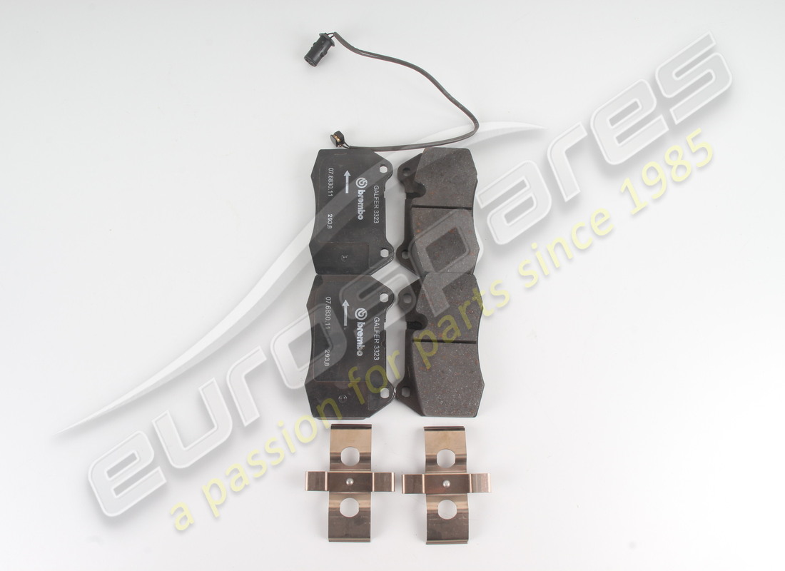 NEW MASERATI FRONT BRAKE PADS SET-F.C:0,4. PART NUMBER 380200039 (2) new maserati front brake pads set-f.c:0,4. part number 380200039 (2)