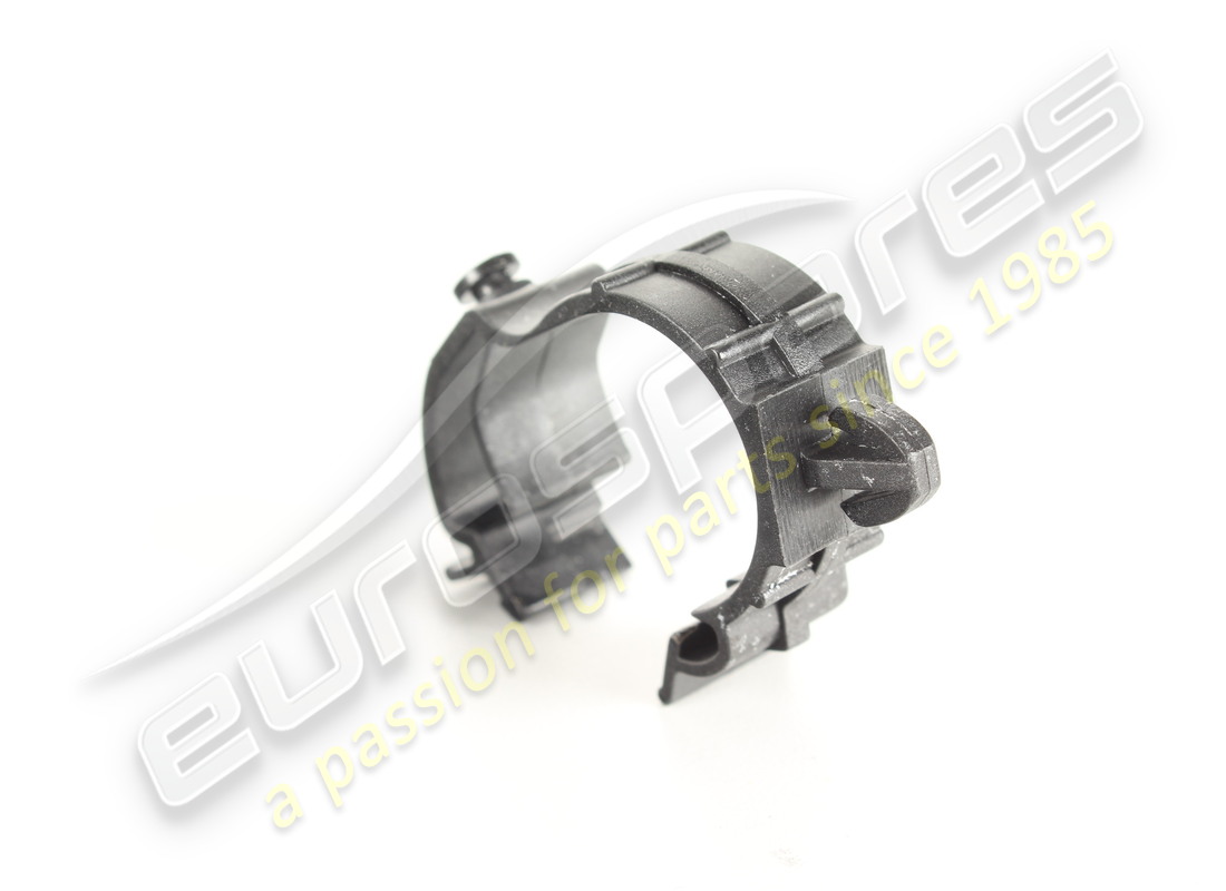 NEW FERRARI CLIP. PART NUMBER 82051100 (2) new ferrari clip. part number 82051100 (2)