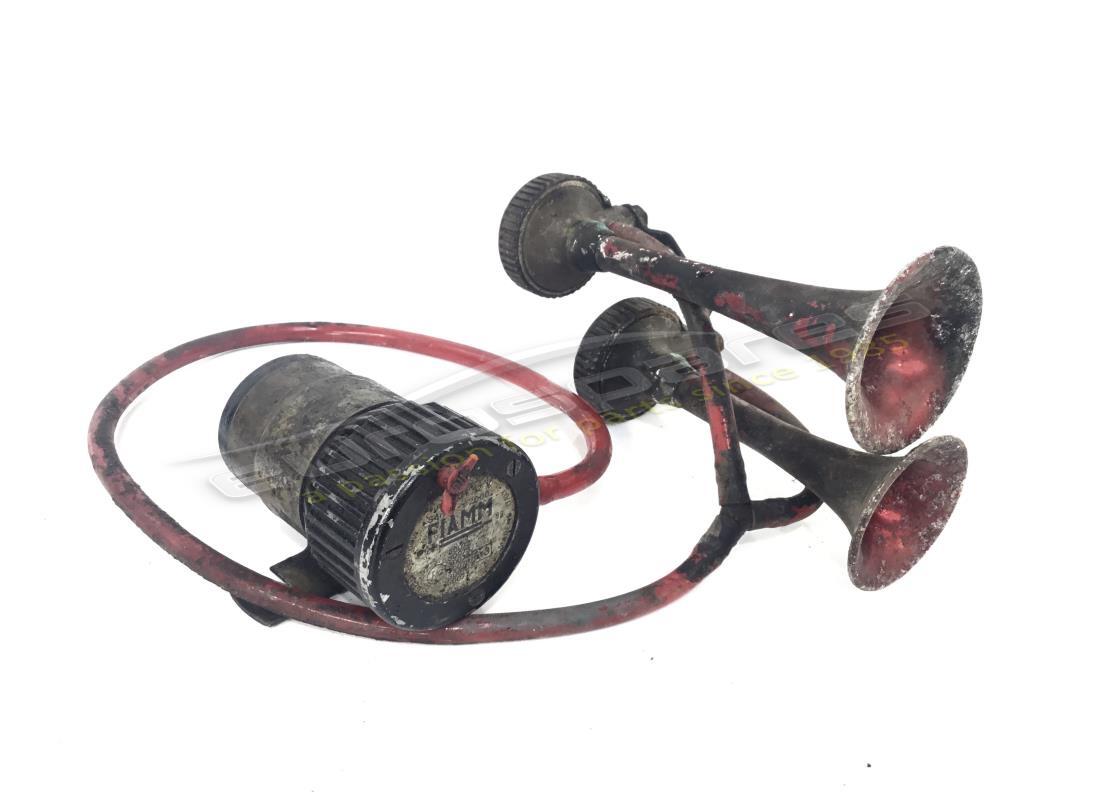 USED Ferrari HORNS ASSEMBLY . PART NUMBER 50089804 (1)