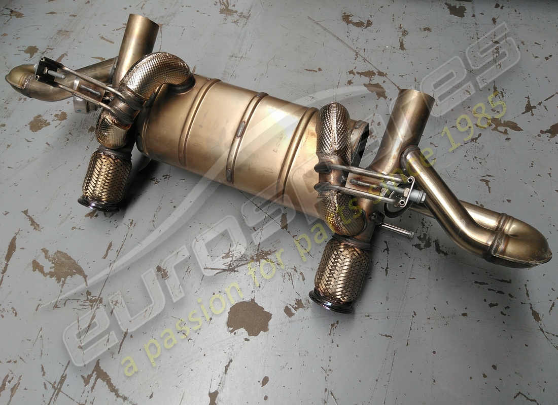 USED LAMBORGHINI MUFFLER. PART NUMBER 4T0251051B (4) used lamborghini muffler. part number 4t0251051b (4)