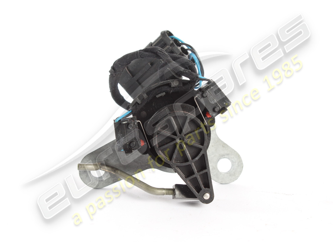 USED FERRARI LATCH HOLDER. PART NUMBER 83999400 (2) used ferrari latch holder. part number 83999400 (2)