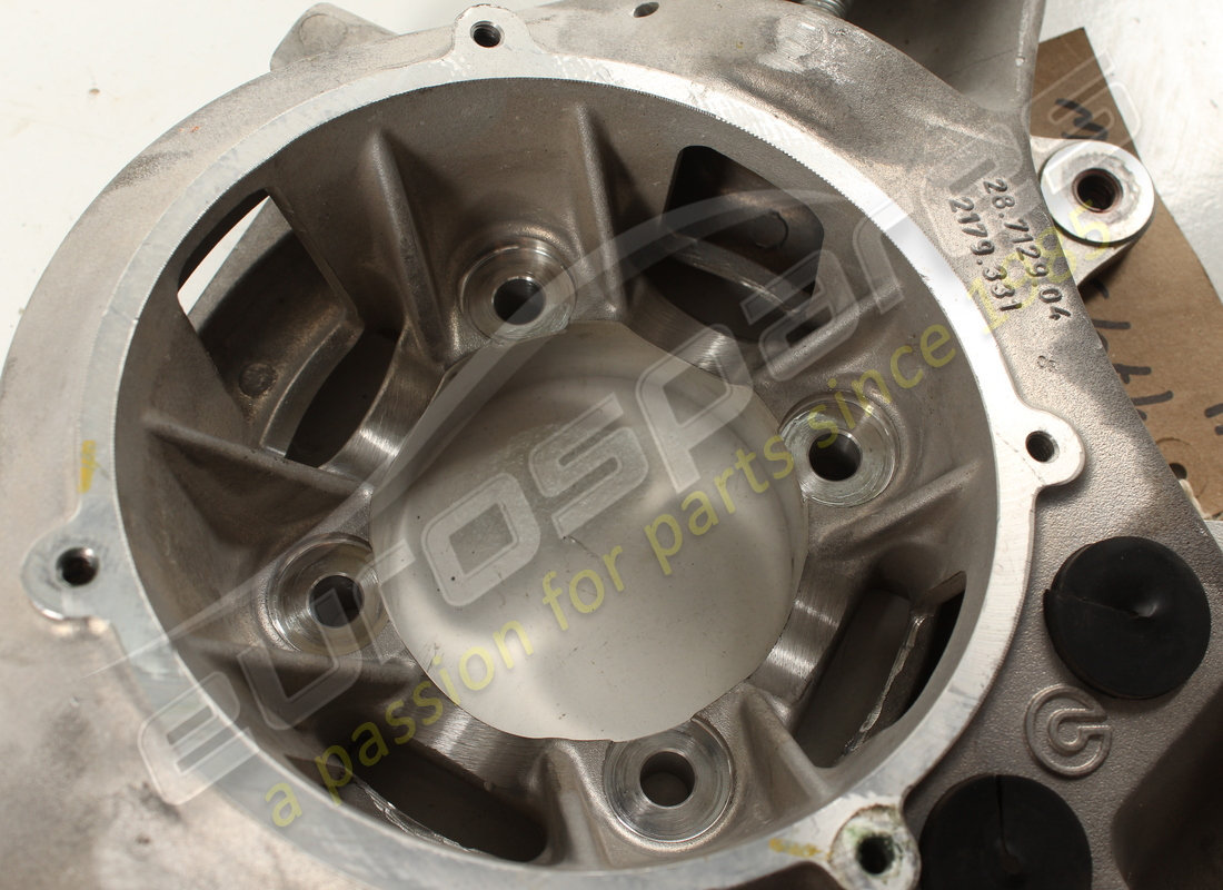 new ferrari rh front & lh rear stub axle. part number 179328 (3)