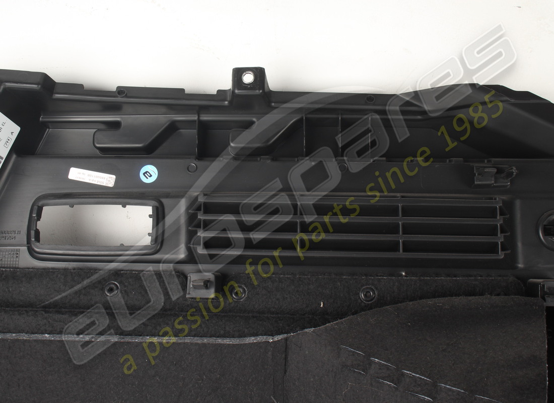 used maserati lh side cover black. part number 670098384 (8)